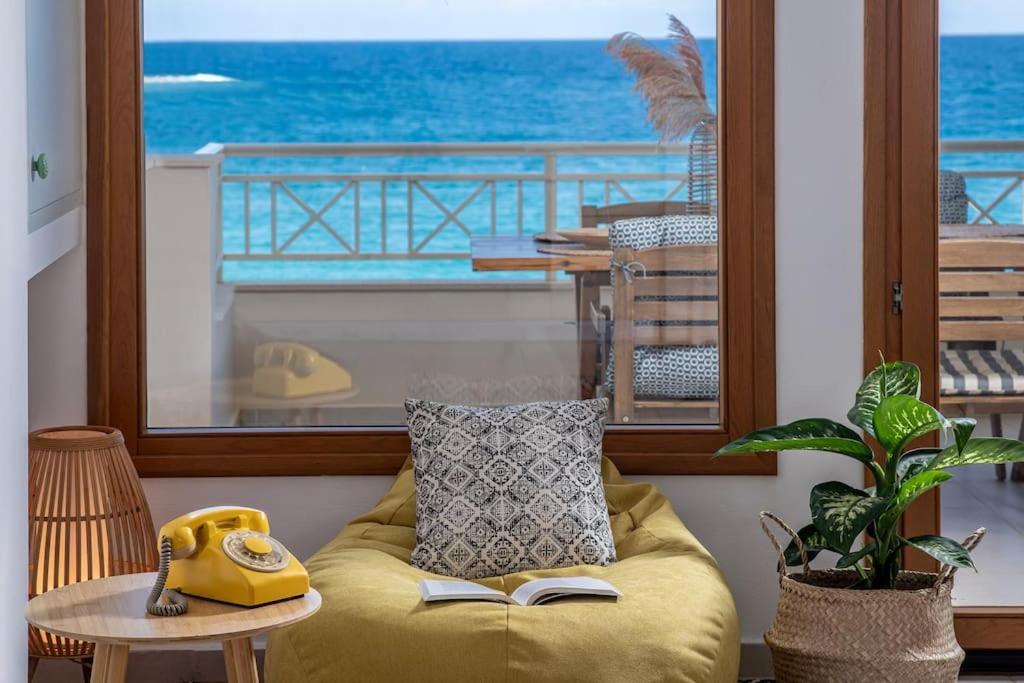 Beachfront Yellow Apt-ligaria Holiday home *