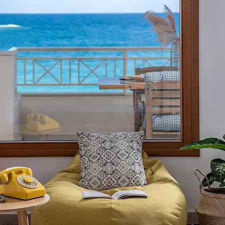 Beachfront Yellow Apt-Ligaria Beach Экстерьер фото