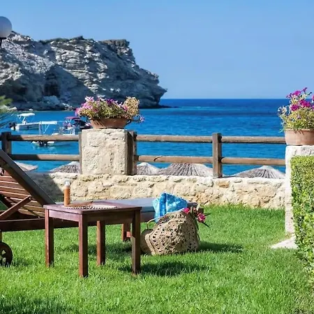 Beachfront Yellow Apt-Ligaria Beach Экстерьер фото