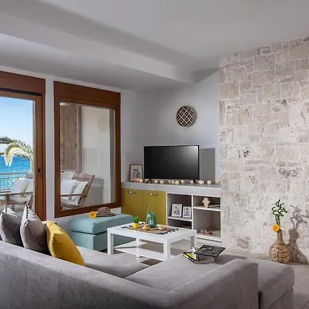 Beachfront Yellow Apt-Ligaria Beach Экстерьер фото