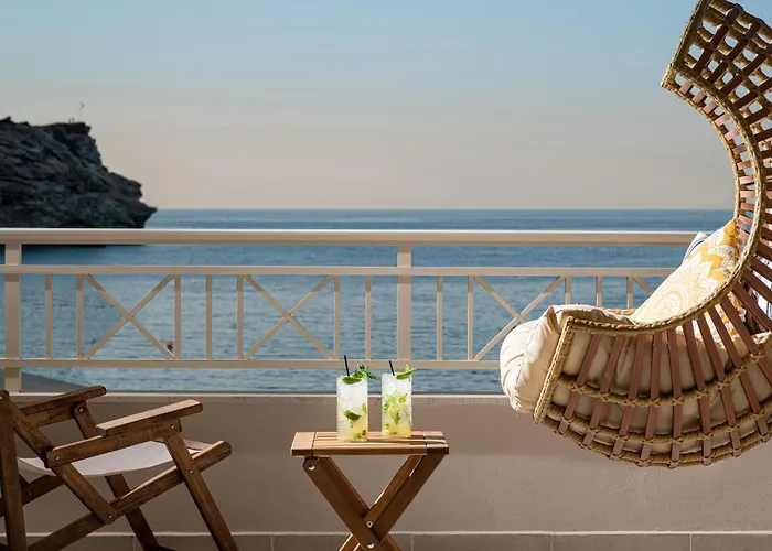 Beachfront Yellow Apt-Ligaria Beach